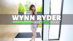 Play Hardcore Debut of Shy Teen Wynn Rider