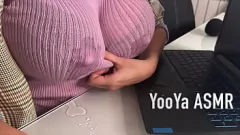 Oynat Step Mom, üvey oğlunun büyük horozuna direnemez: Ofis Handjob ve Nipple Play