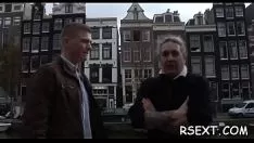 تشغيل الساخنة بائعة الهوى يحصل مارس الجنس الإبهام ويعطي التبخير squanderjob