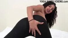 Jouer Frottez votre sashay une fois contre ma culotte de yoga traversedex